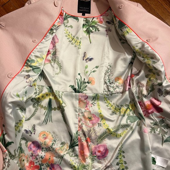 Gwen Stacy Pink Jacket - Picture 5 of 11